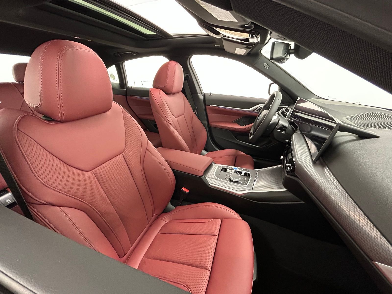 New 2026 Skyscraper Grey Metallic BMW xDrive40 image 73