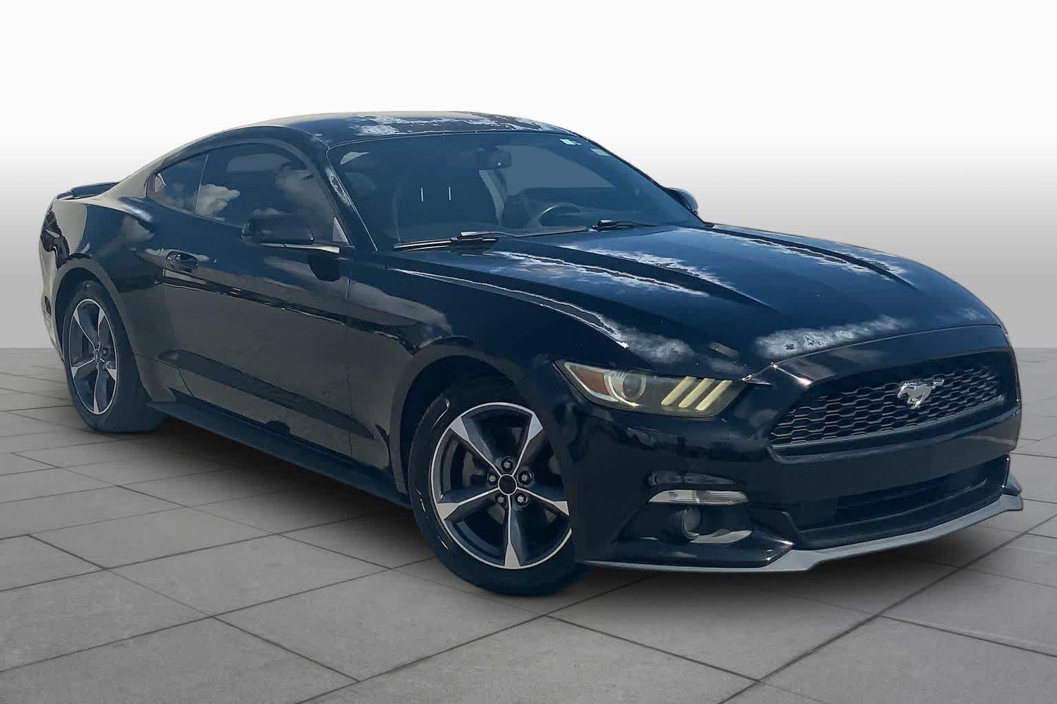 Used 2015 Black Ford V6 image 3