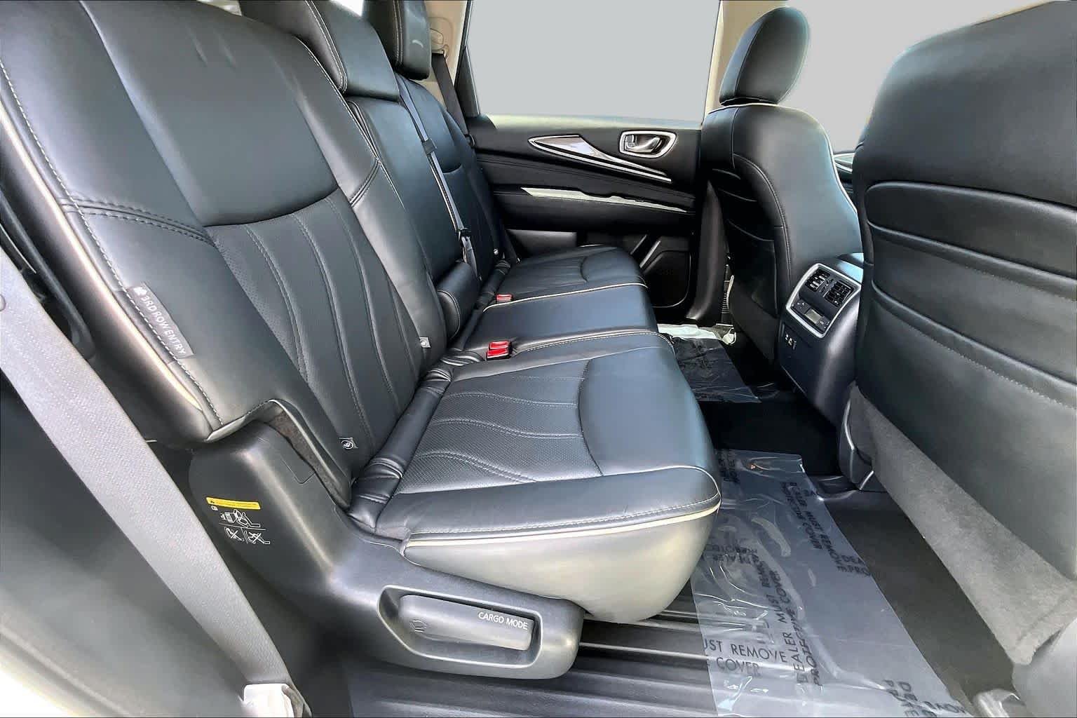 Used 2020 Majestic White INFINITI LUXE image 19