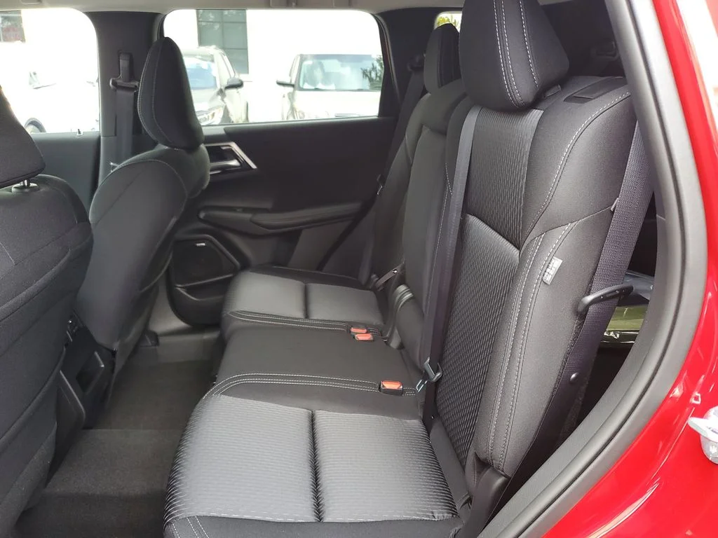 New 2026 Red Mitsubishi ES image 12