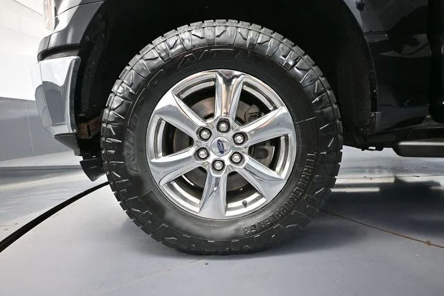 Used 2019 Black Ford XLT image 18