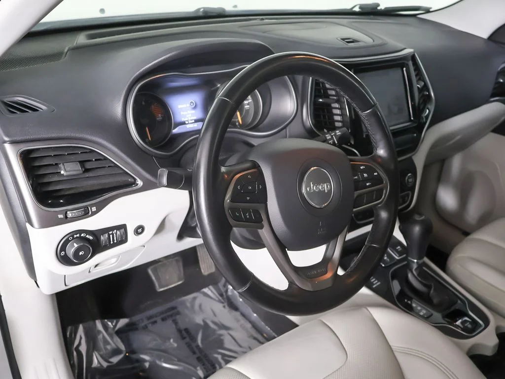 Used 2020 White Jeep Limited image 27