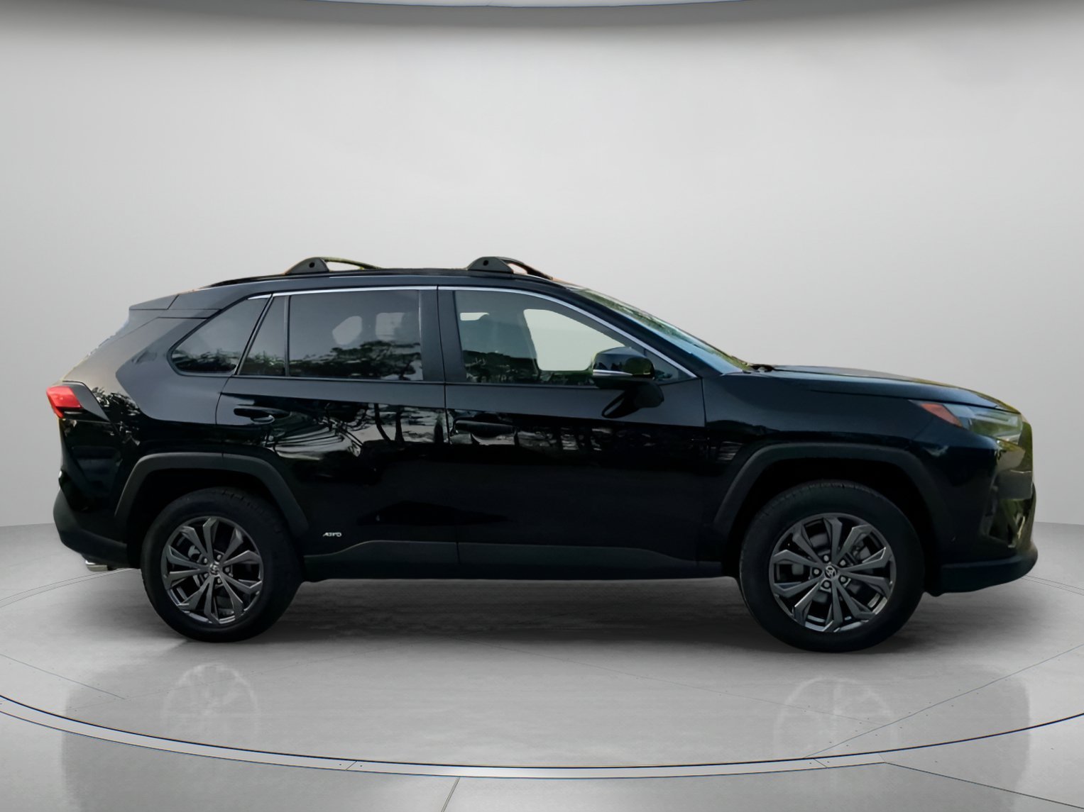 Used 2023 Midnight Black Metallic Toyota Hybrid XLE Premium image 32