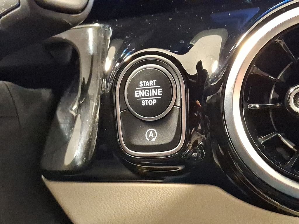 Certified Used 2025 White Mercedes-Benz GLA 250 image 22