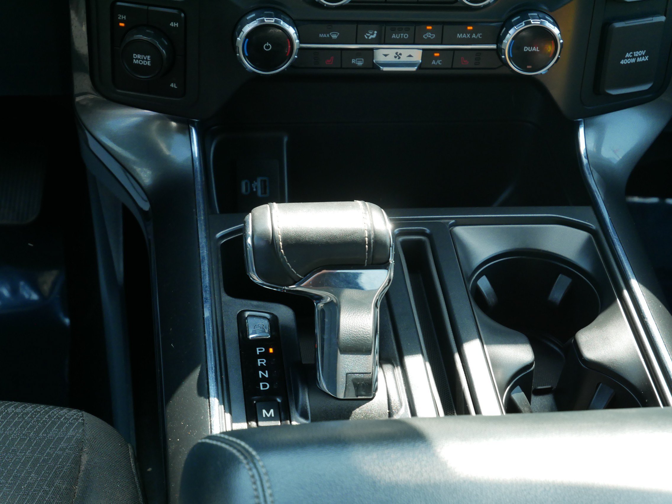 Used 2022 Black Ford XL image 16