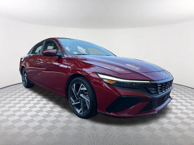 Used 2024 Red Hyundai SEL image 3