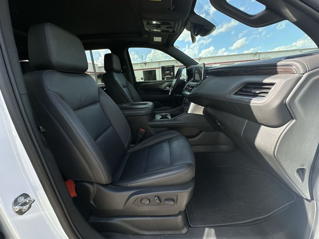 Used 2023 White Chevrolet Z71 image 26