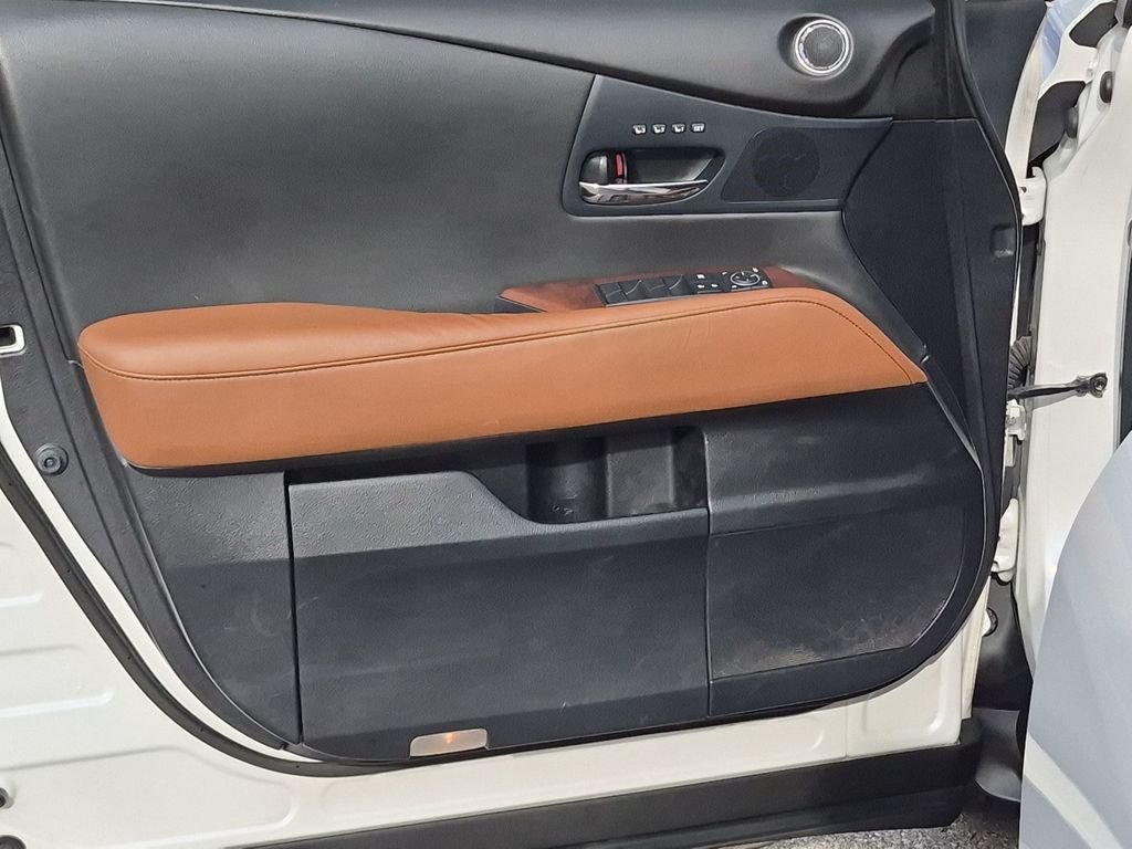 Used 2015 White Lexus 350 image 19