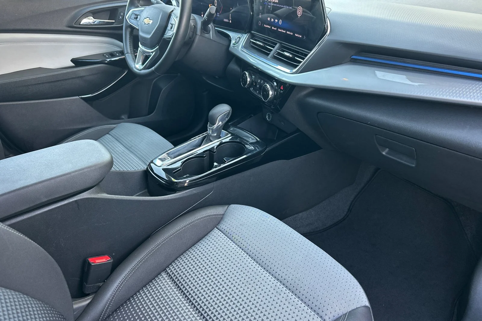 Used 2025 Gray Chevrolet LT image 16