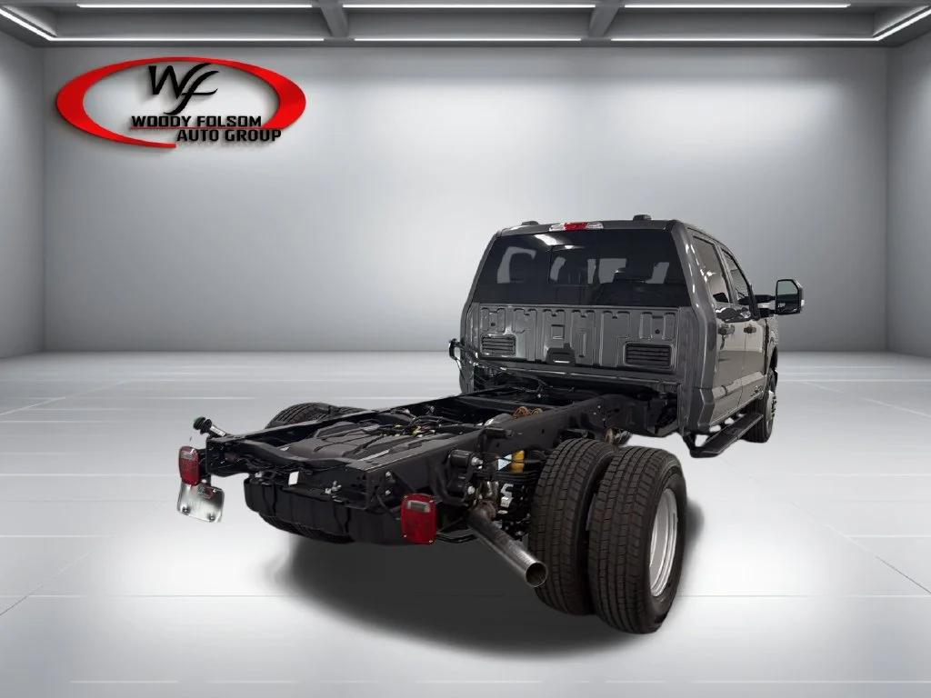 New 2027 Carbonized Gray Metallic Ford F-350® XL image 6
