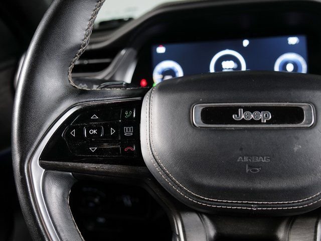 Used 2022 Diamond Black Jeep Overland image 17