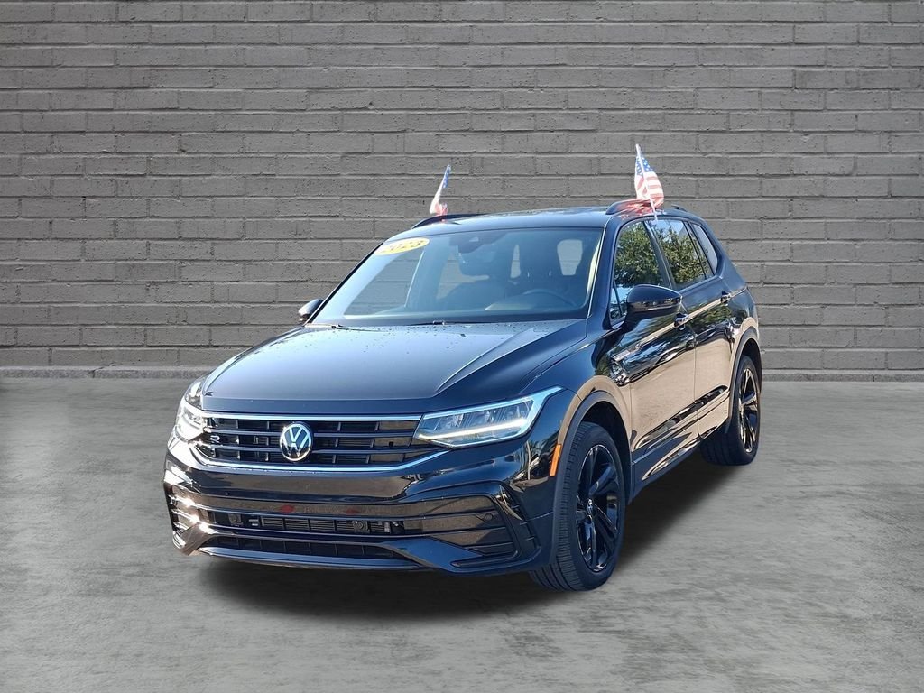 Used 2023 Black Volkswagen 2.0T SE R-Line Black image 3