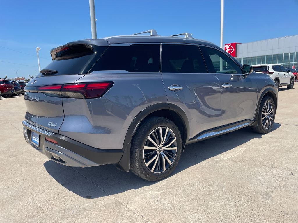 Used 2023 Blue INFINITI Sensory image 5