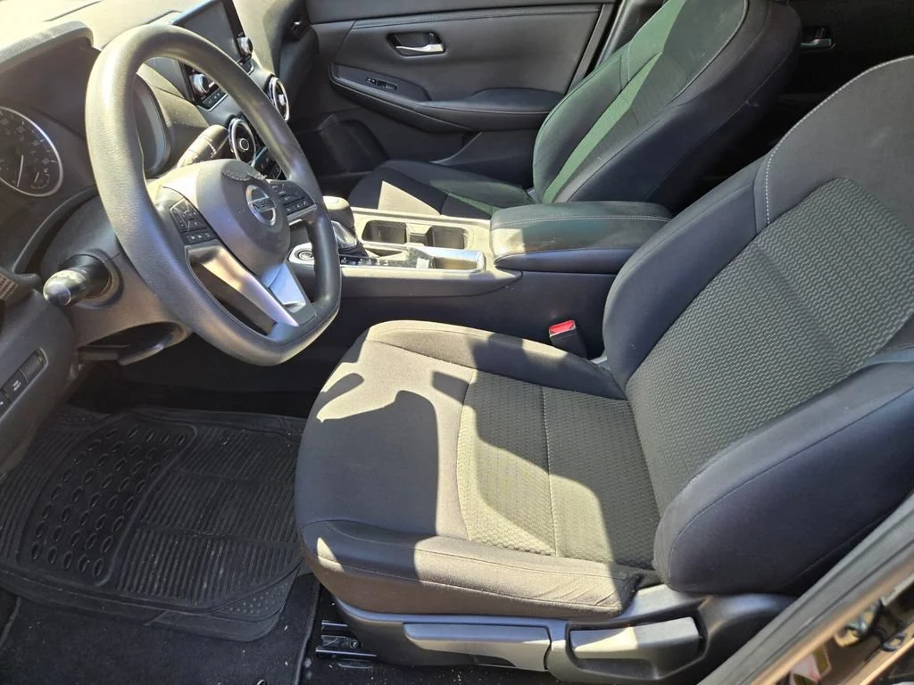 Used 2020 Super Black Nissan S image 3