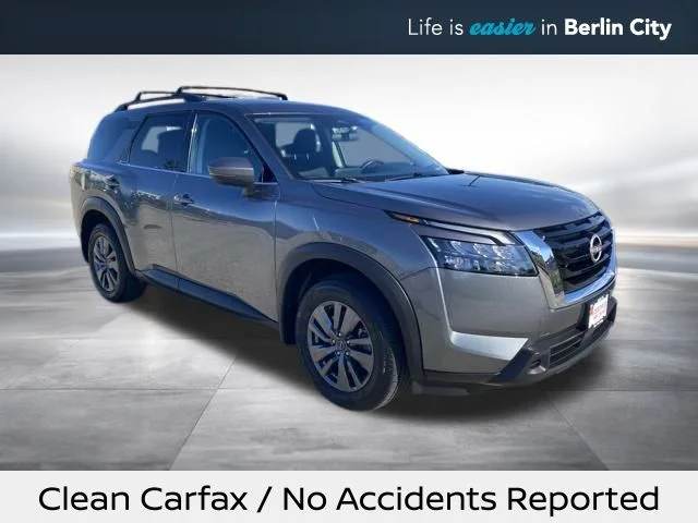 2023 Nissan Pathfinder SV 4WD's photo