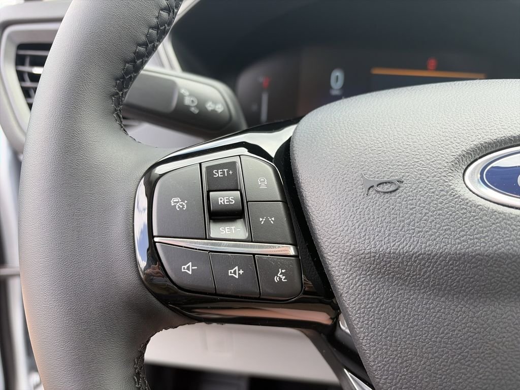 Used 2025 White Ford Active image 20