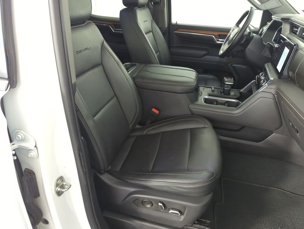Used 2023 White GMC Denali image 35