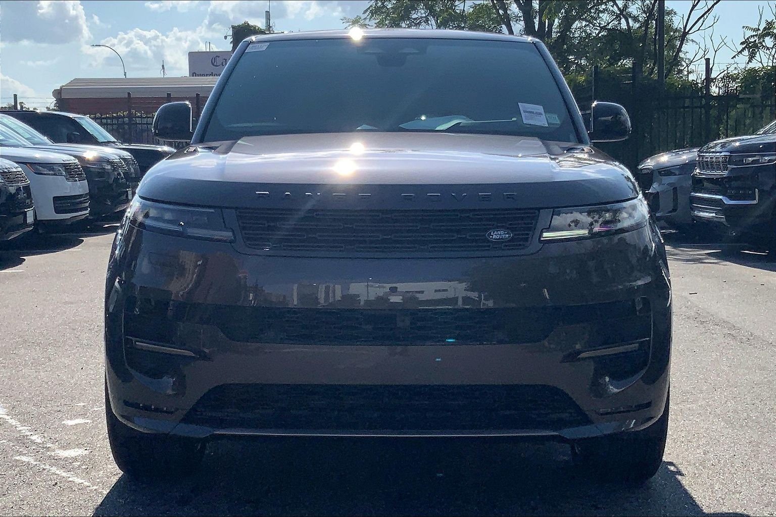 New 2026 Charente Grey Land Rover Dynamic SE image 3