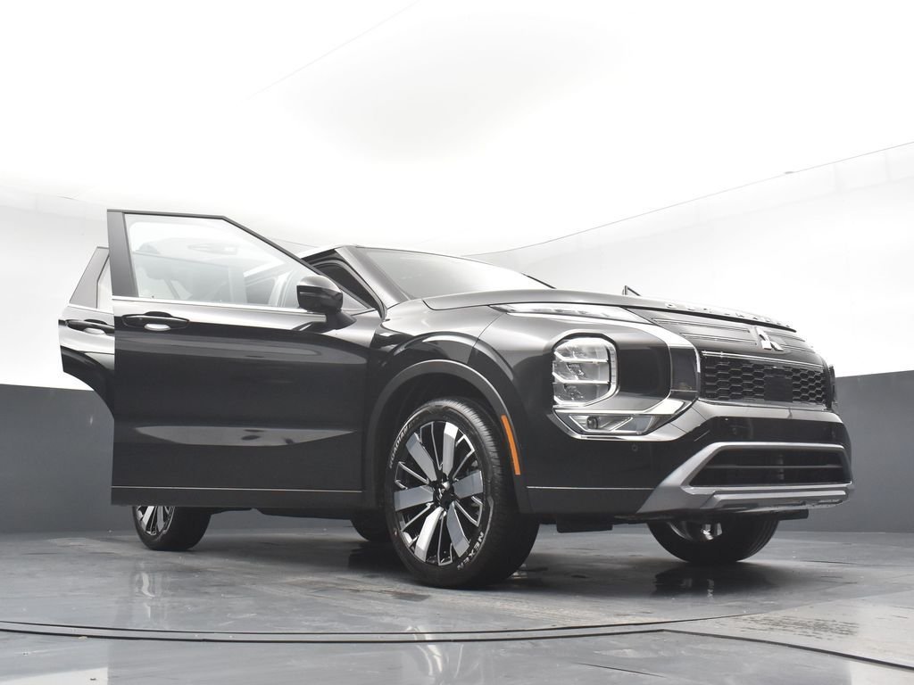 New 2026 Black Mitsubishi SE image 32