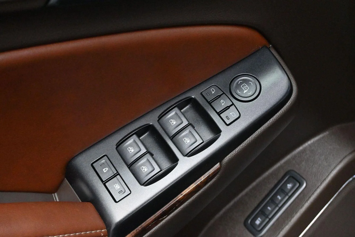 Used 2018 Black Chevrolet Premier image 11
