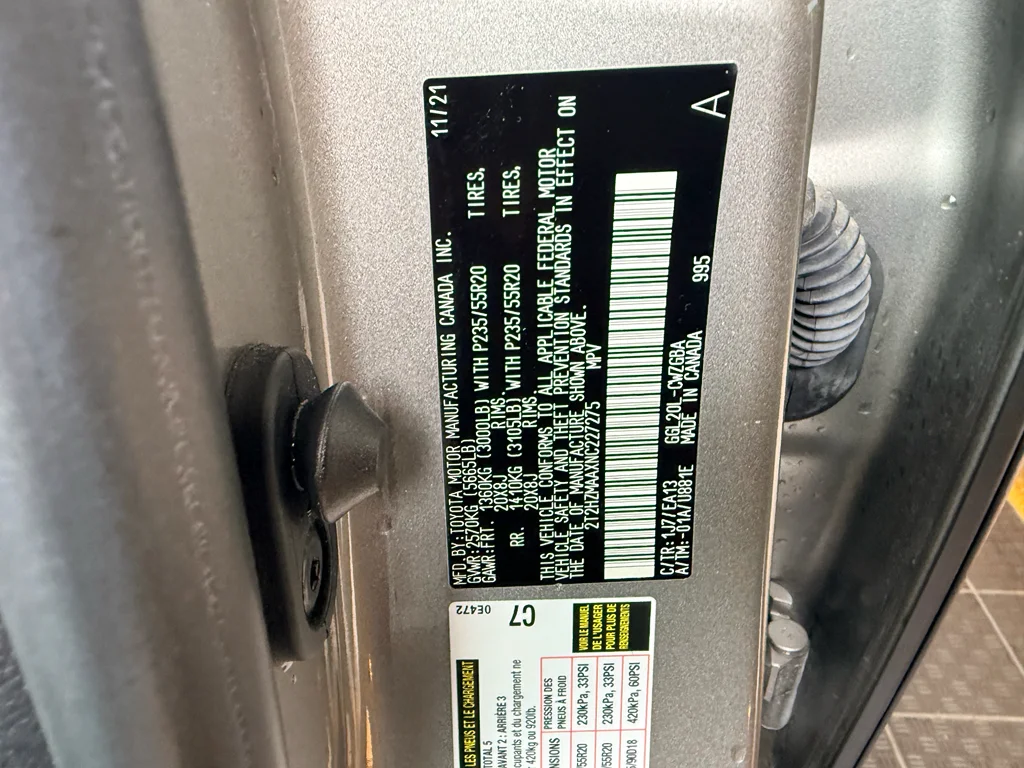 Used 2022 Atomic Silver Lexus  image 32