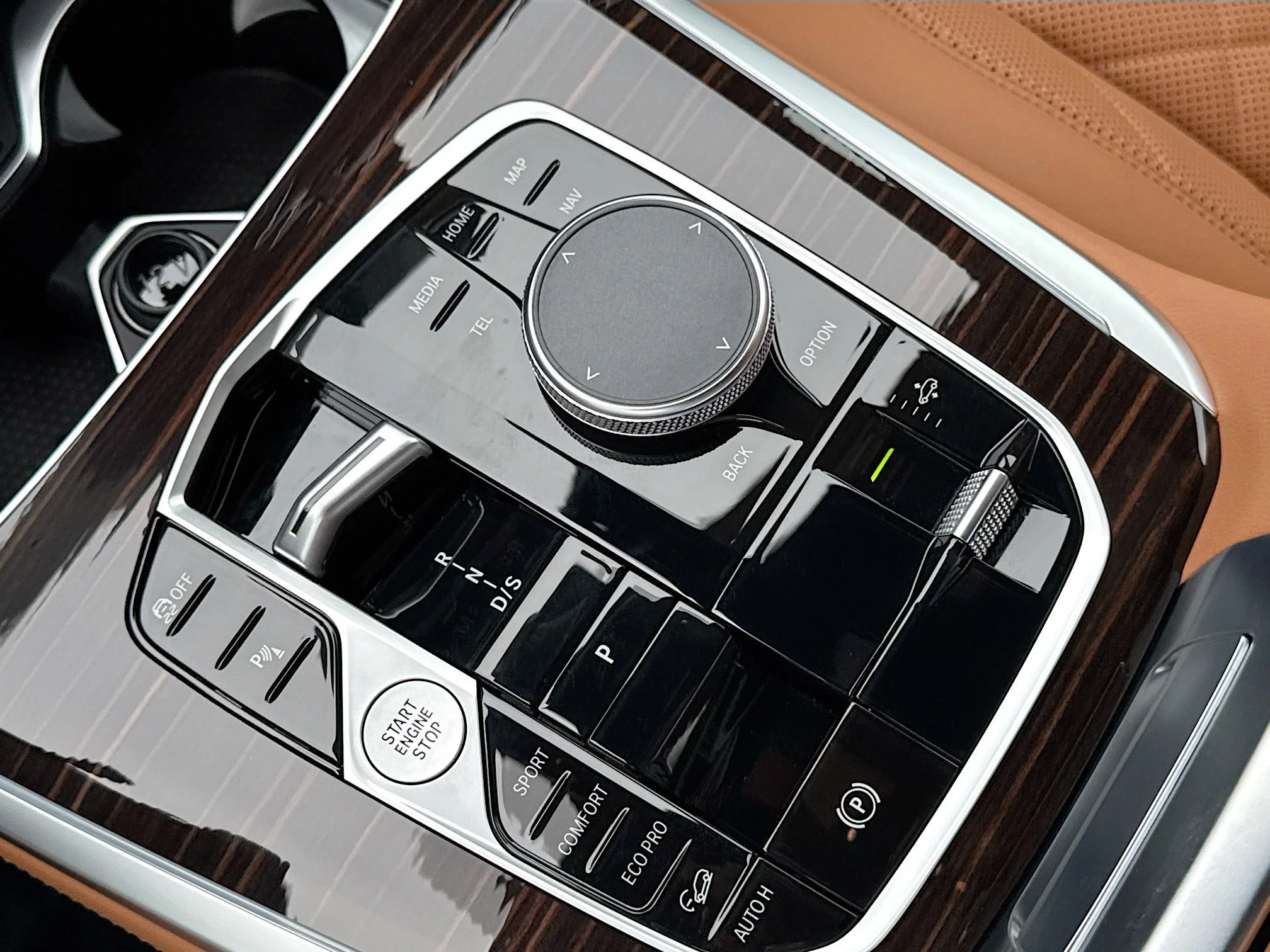 New 2027 Dravit Grey Metallic BMW xDrive40i image 30