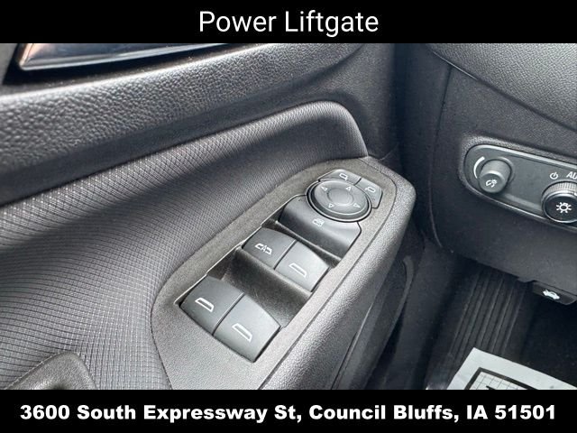 Used 2023 Red Chevrolet RS image 25