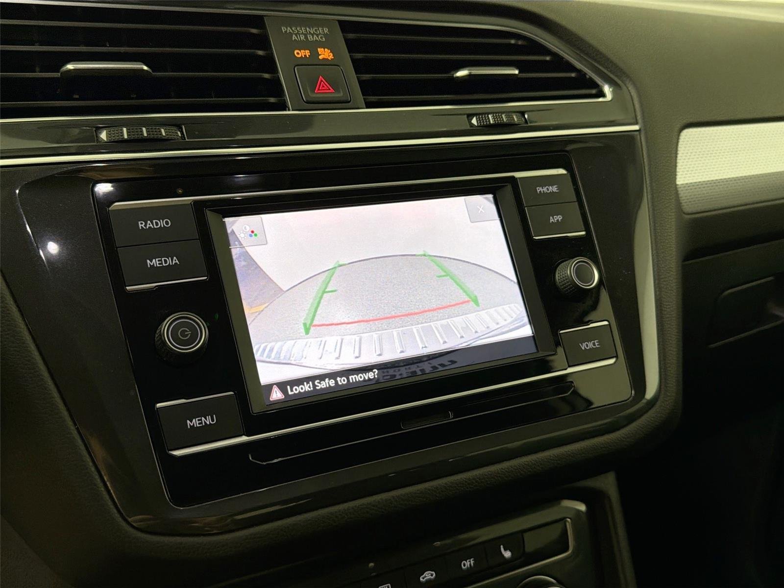 Used 2022  Volkswagen S image 13