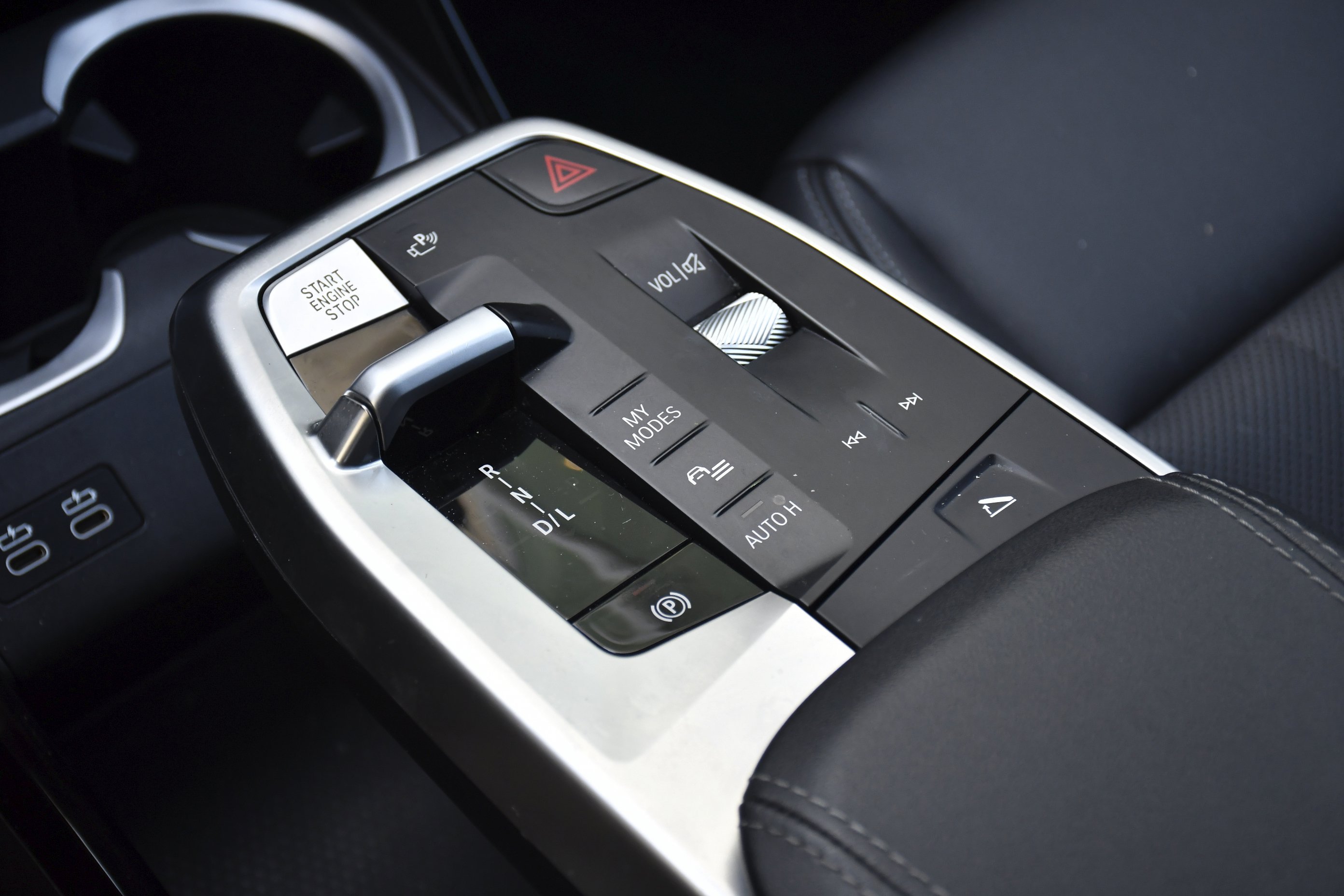 Used 2025 Black Sapphire Metallic BMW xDrive28i image 11