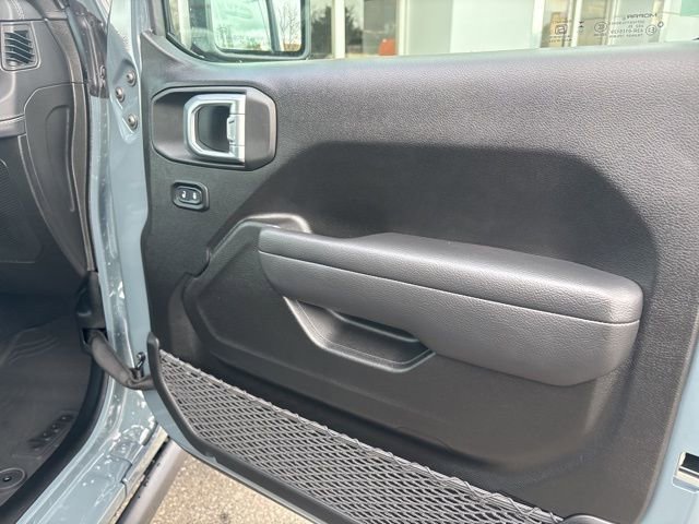 New 2026 Anvil Clear-Coat Exterior Paint Jeep Rubicon image 8