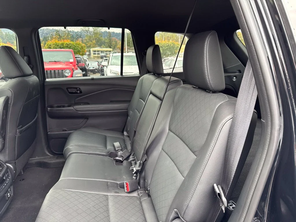 Used 2022 Black Honda Elite image 6