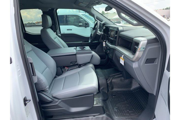 New 2026 Oxford White Ford F-350® XL image 25