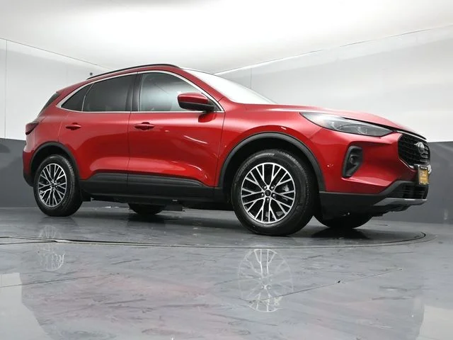 Certified Used 2025 Red Ford Base image 33