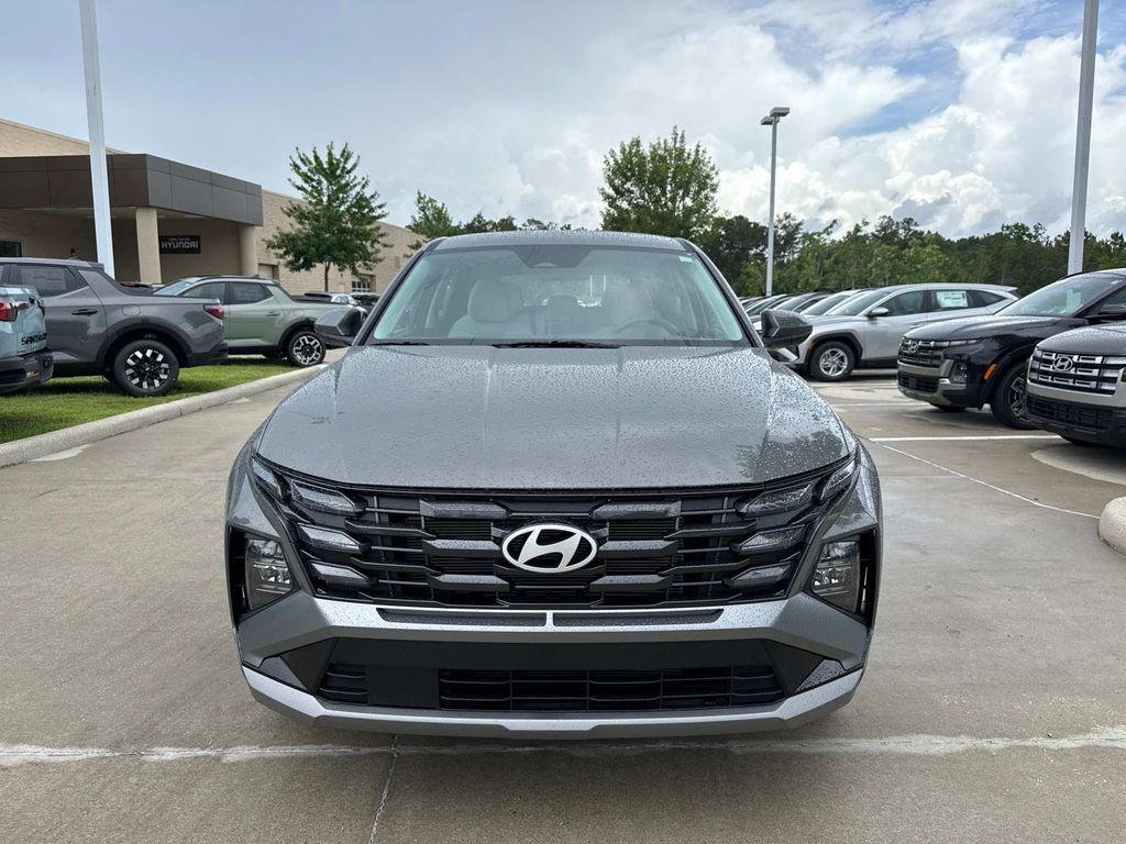 New 2025 Gray Hyundai SE FWD image 2