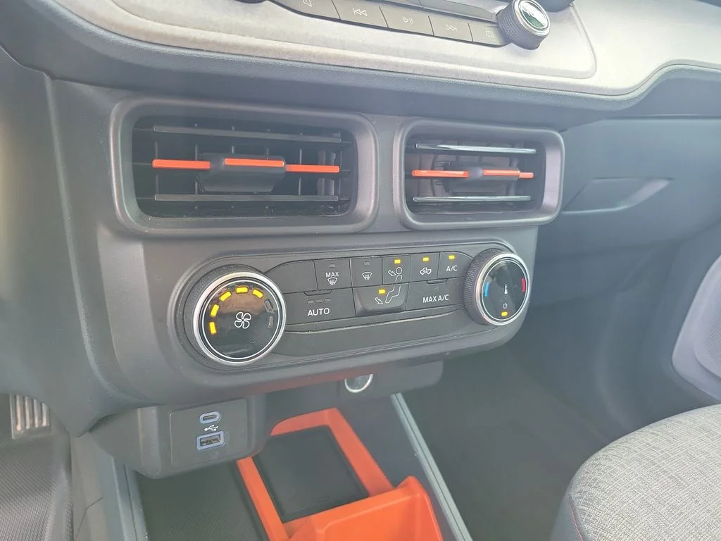 Used 2024 Gray Ford XLT image 30