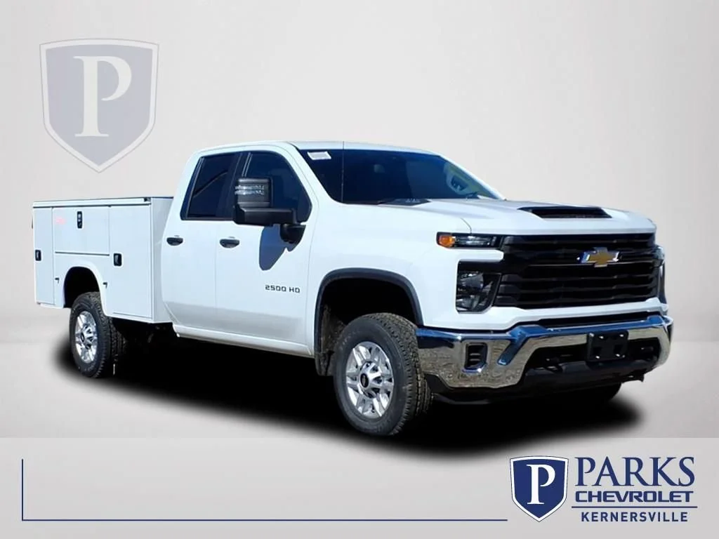 New 2025 Summit White Chevrolet WT image 1