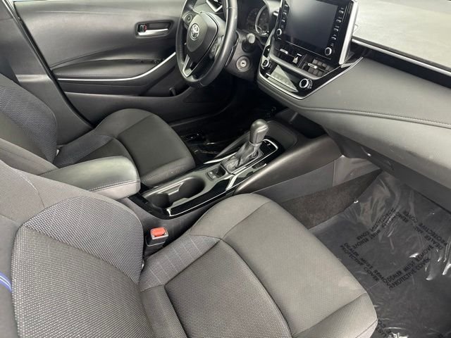 Used 2020  Toyota SE image 25