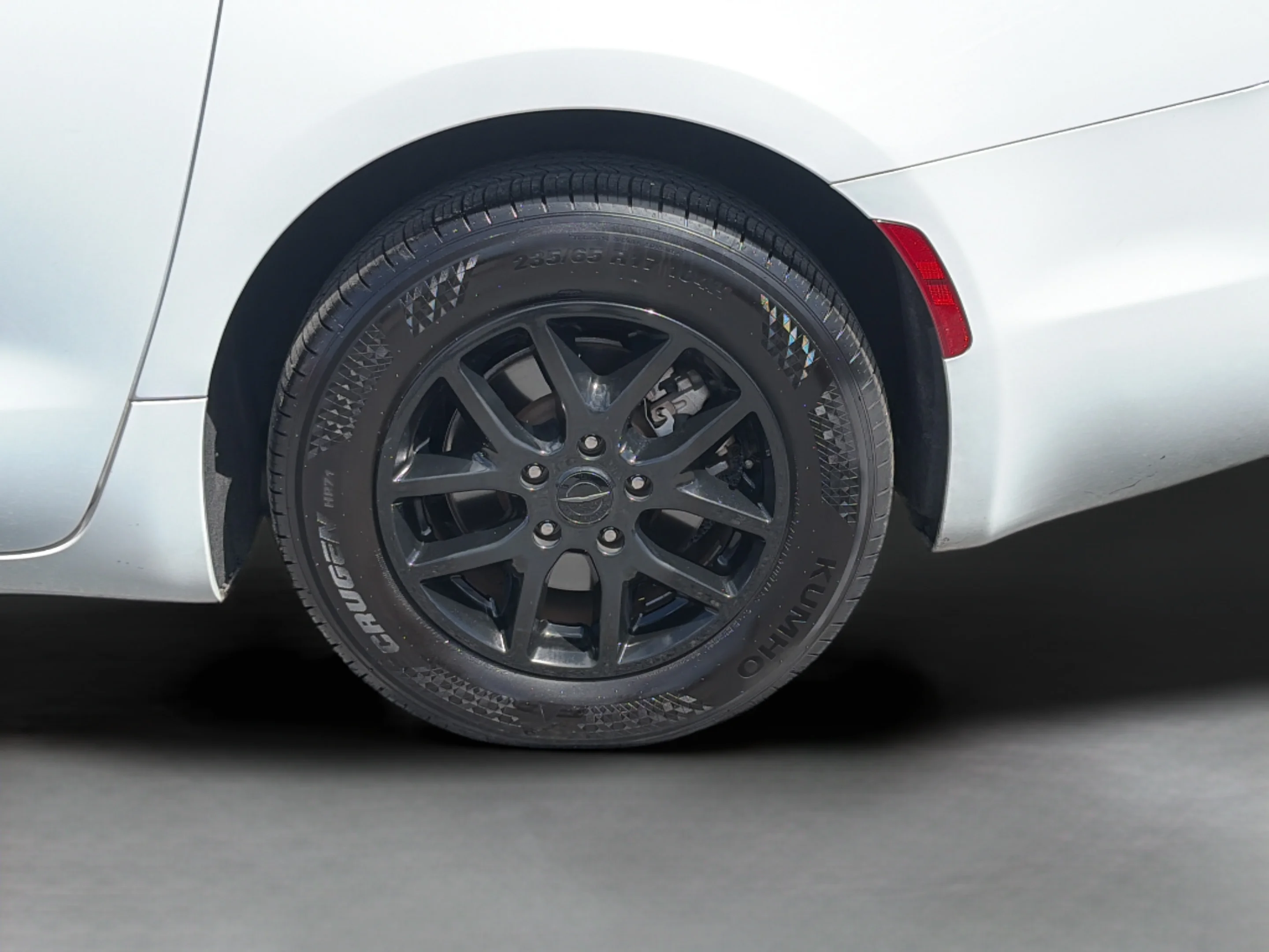 Used 2021 Bright White Clearcoat Chrysler Touring L image 25