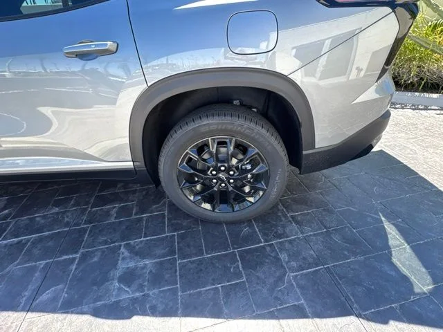 New 2026 Gray Chevrolet LT image 9
