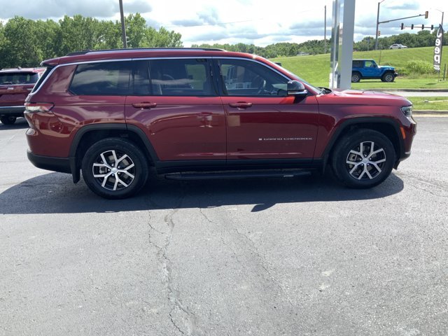 Used 2023 Velvet Red Pearlcoat Jeep Limited image 18