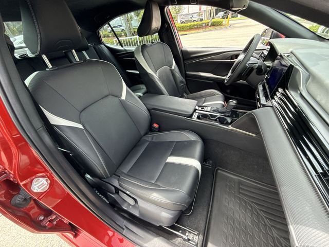 2025 Toyota Camry SE - Photo 26