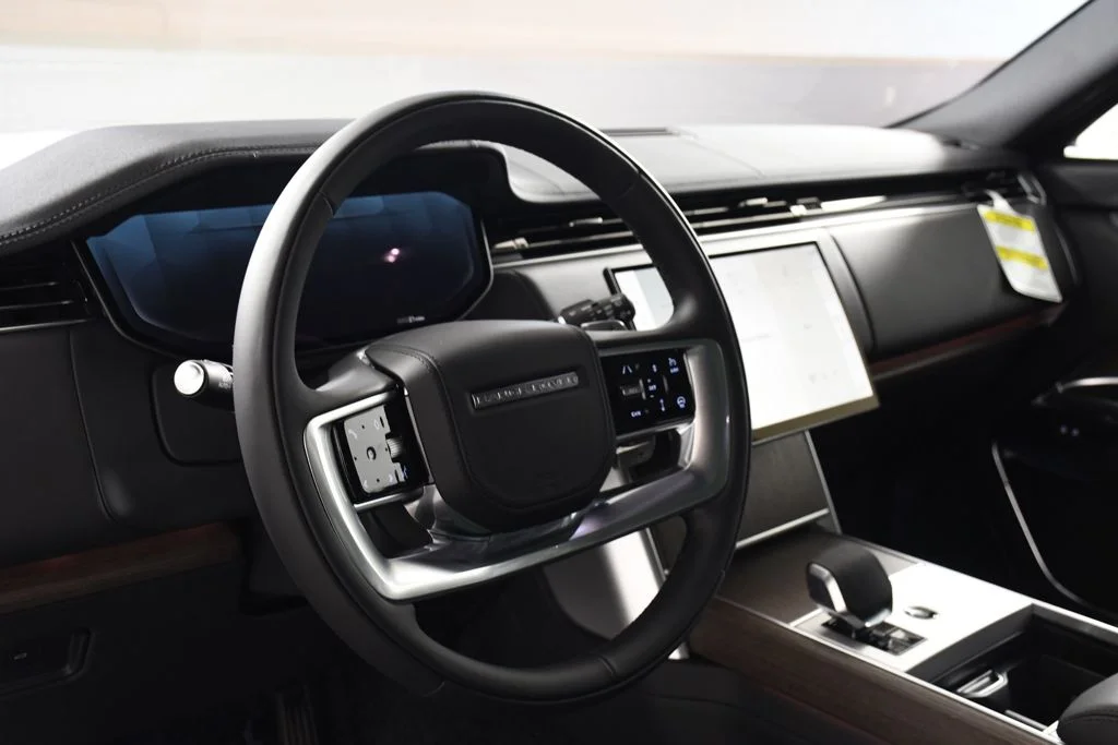 New 2026 Fuji White Land Rover SE image 13