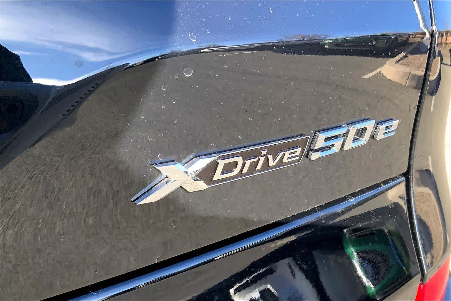 New 2026 Black Sapphire Metallic BMW xDrive50e image 15