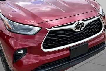 Used 2022 Ruby Flare Pearl Toyota LE image 8