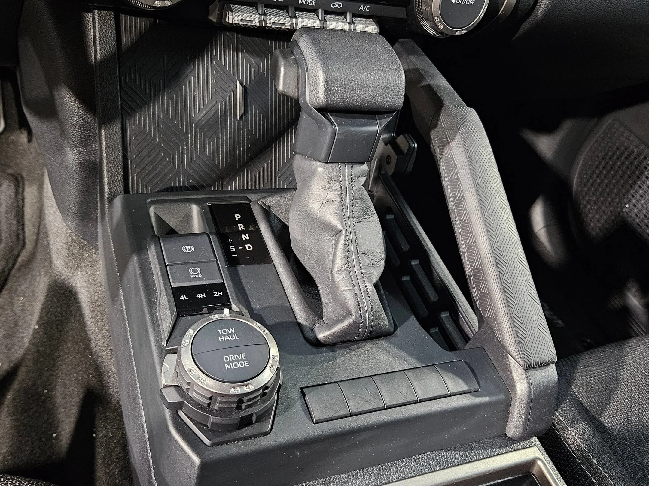 Used 2025 Cutting Edge Toyota SR5 image 32