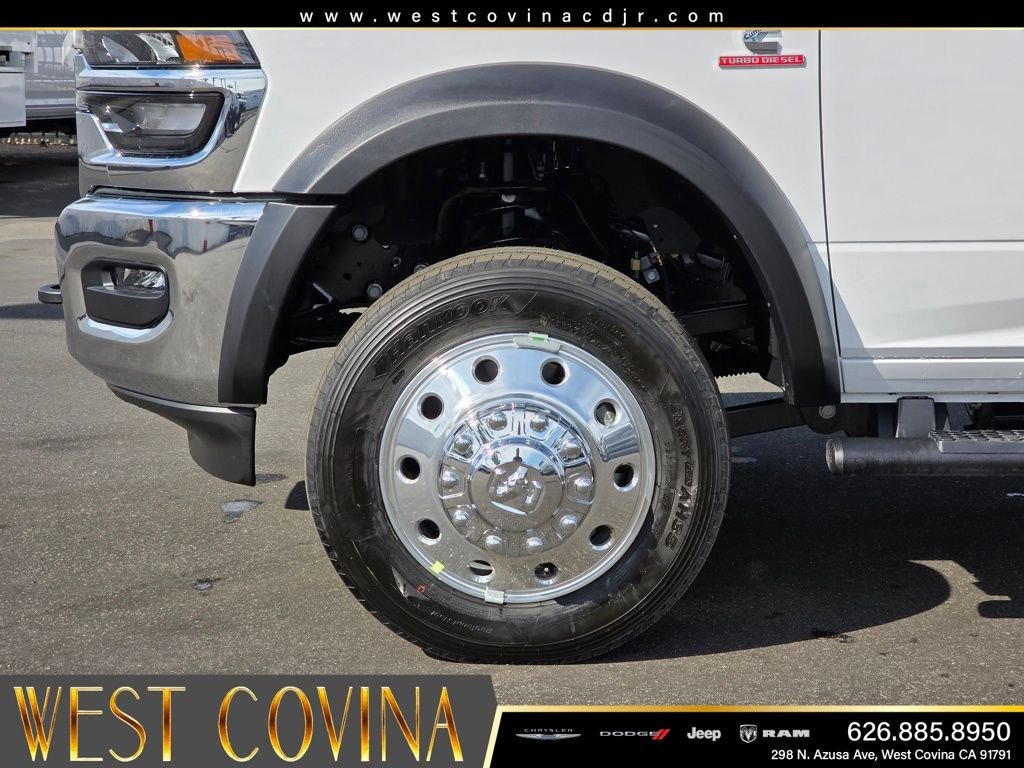 New 2026 Bright White Clearcoat RAM Tradesman image 7