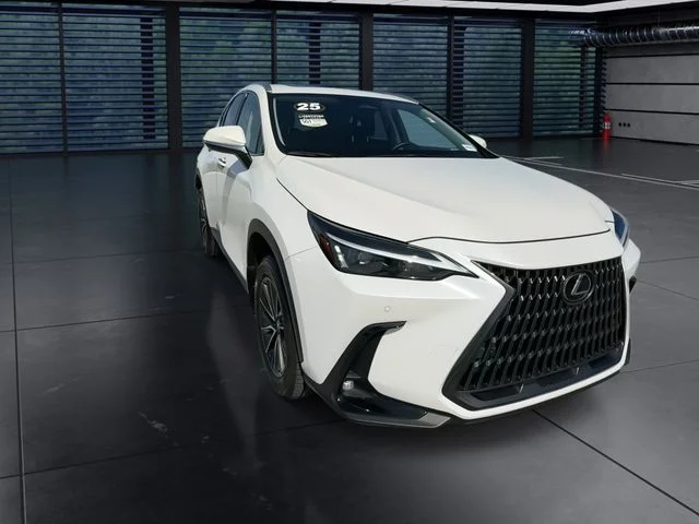 Used 2025 White Lexus 350 Premium image 3