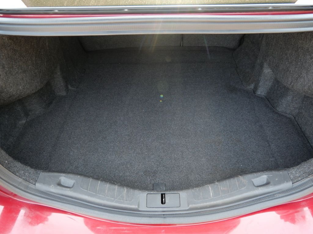 Used 2015 Red Ford SE image 9