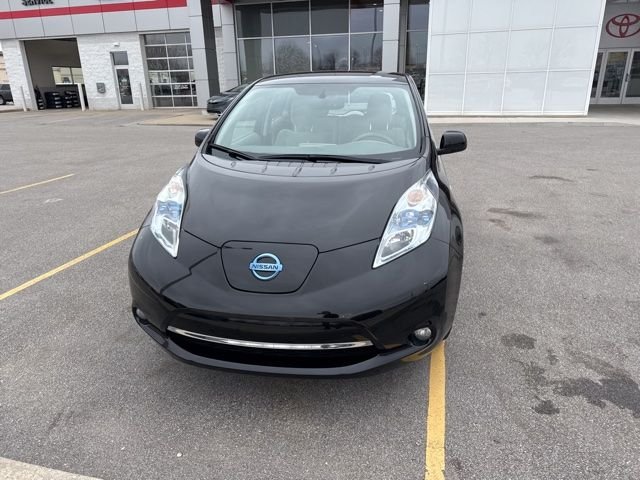 Used 2011 Nissan LEAF SL with VIN JN1AZ0CP0BT002502 for sale in Saginaw, MI