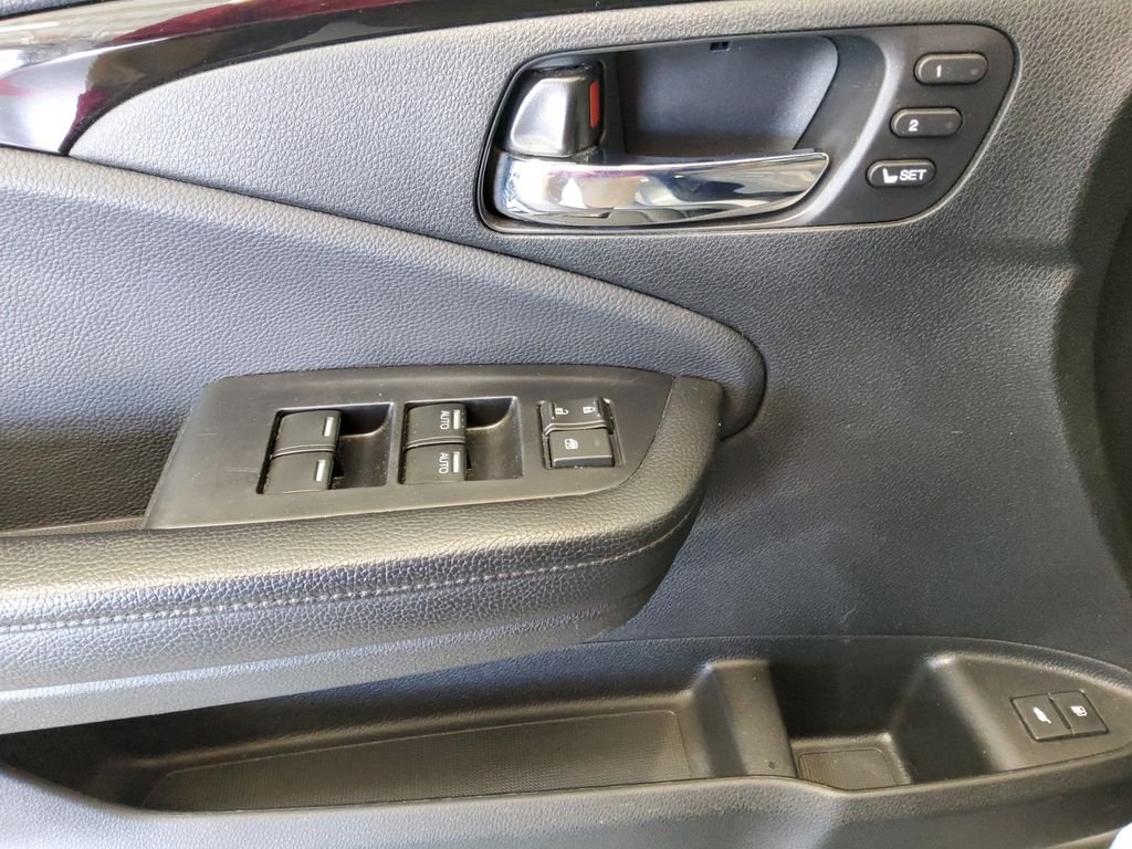 Used 2019 Gray Honda Elite image 12